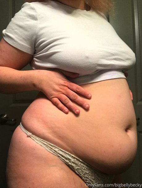 Foto desnuda filtrada de OnlyFans de Curvybecky