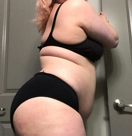 Curvybecky