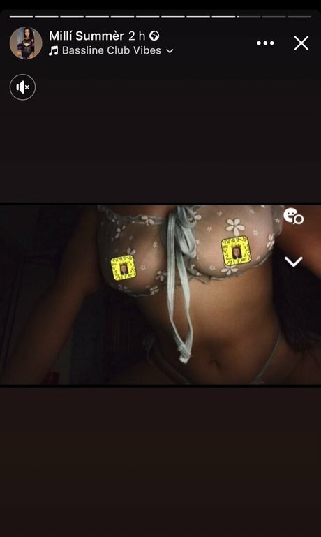 Foto desnuda filtrada de OnlyFans de Prettypetite
