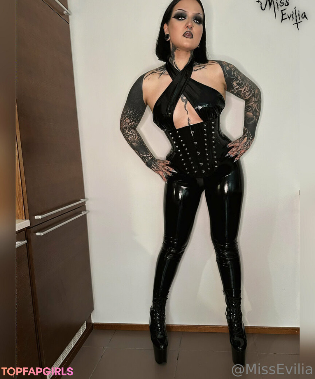 Foto desnuda filtrada de OnlyFans de Misseviliafree #28 Foto desnuda filtrada de OnlyFans de Misseviliafree #28