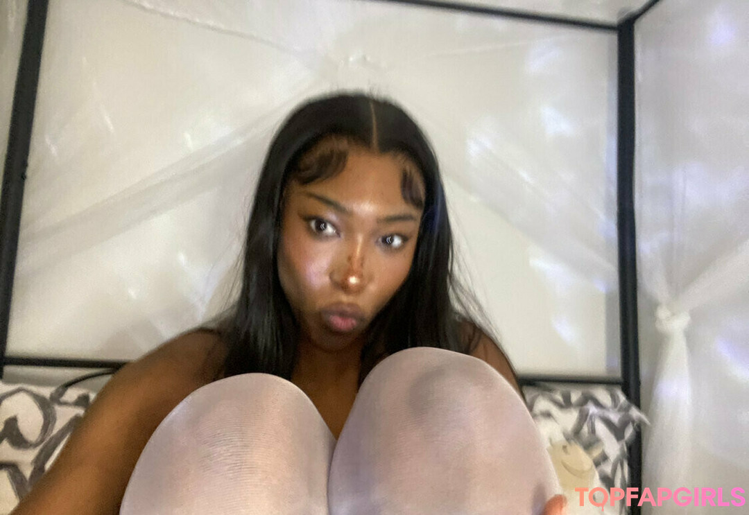 Foto desnuda filtrada de OnlyFans de Meruhart666 #9 Foto desnuda filtrada de OnlyFans de Meruhart666 #9