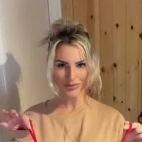 Foto desnuda filtrada de OnlyFans de Holly J Genevieve