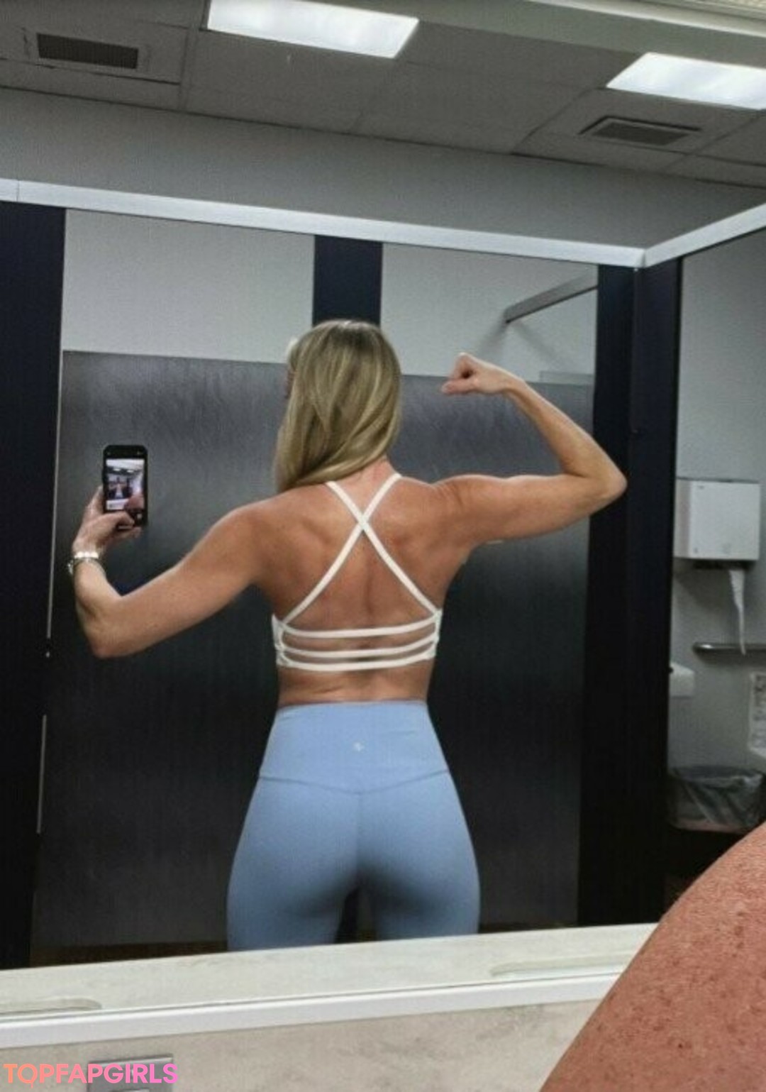 Foto desnuda filtrada de OnlyFans de Fairytalebeauty #4 Foto desnuda filtrada de OnlyFans de Fairytalebeauty #4