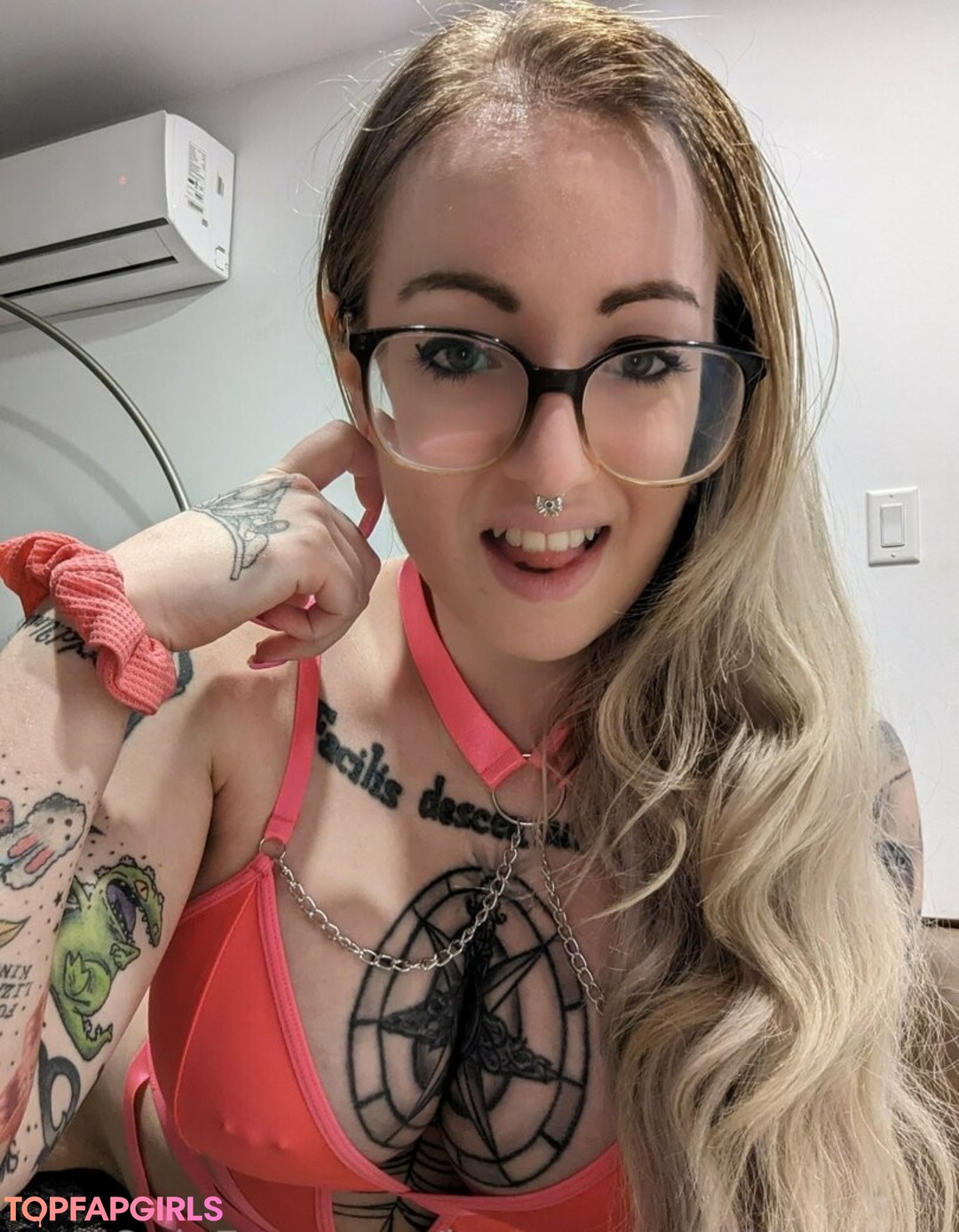 Foto desnuda filtrada de OnlyFans de Heysweetsophie2 #2 Foto desnuda filtrada de OnlyFans de Heysweetsophie2 #2