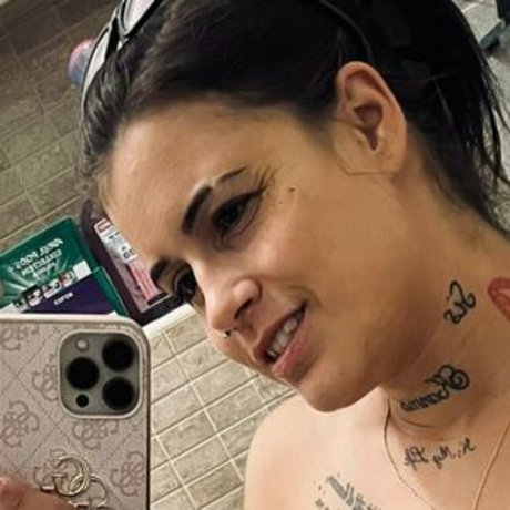 Foto desnuda filtrada de OnlyFans de Alexatakacs