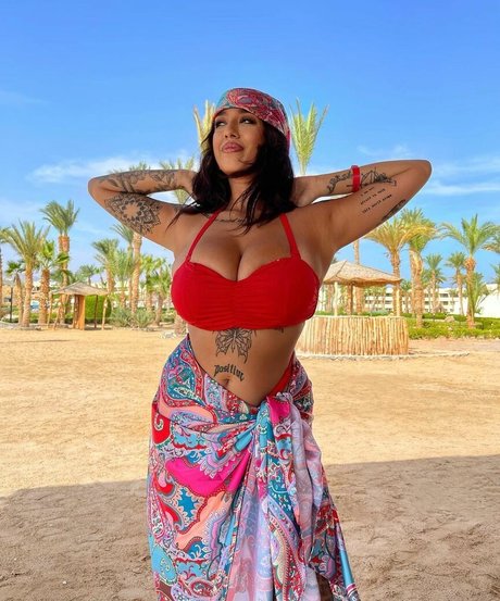 Foto desnuda filtrada de OnlyFans de May Bakshi