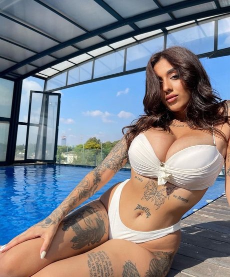 Foto desnuda filtrada de OnlyFans de May Bakshi
