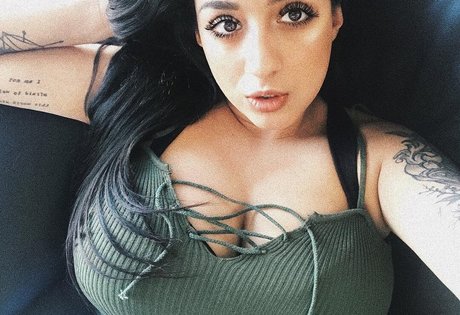 Foto desnuda filtrada de OnlyFans de May Bakshi