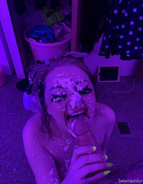 Foto desnuda filtrada de OnlyFans de Swampxslut