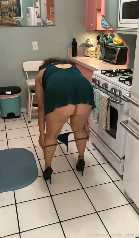 Foto desnuda filtrada de OnlyFans de Slinkydrinks