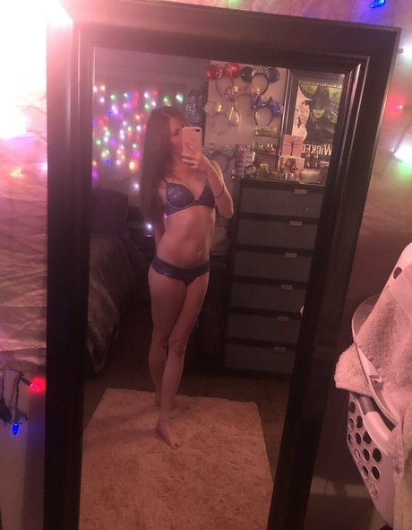 Foto desnuda filtrada de OnlyFans de Pixieprincess89
