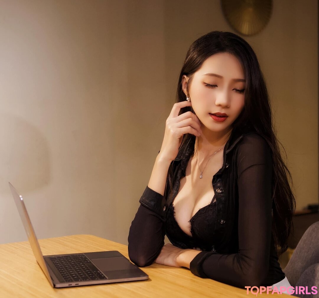 Foto desnuda filtrada de OnlyFans de Anita Feifei #210 Foto desnuda filtrada de OnlyFans de Anita Feifei #210