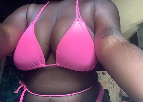 Foto desnuda filtrada de OnlyFans de Chys Place