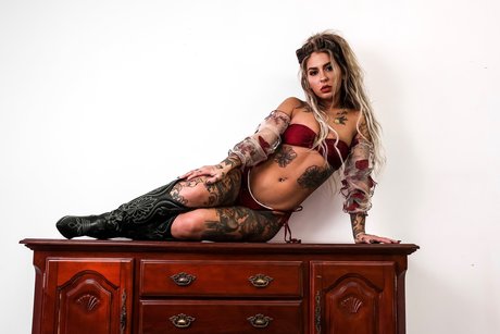 Foto desnuda filtrada de OnlyFans de Bombshellyyy13