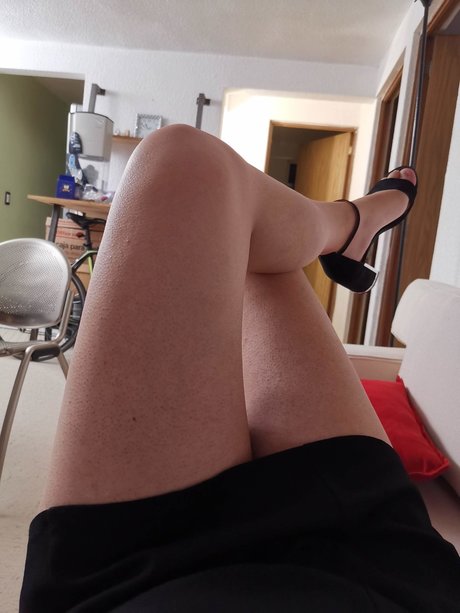 Foto desnuda filtrada de OnlyFans de Closer Friends