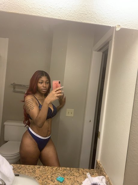 Foto desnuda filtrada de OnlyFans de Lilbootycyy