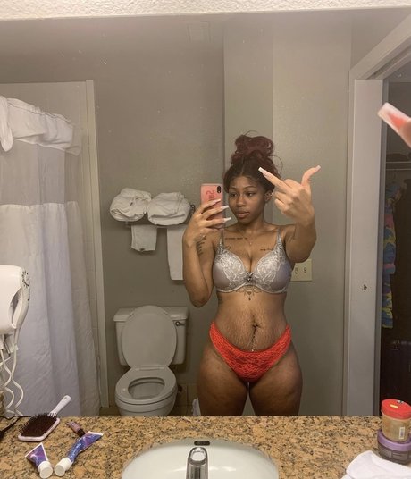 Lilbootycyy