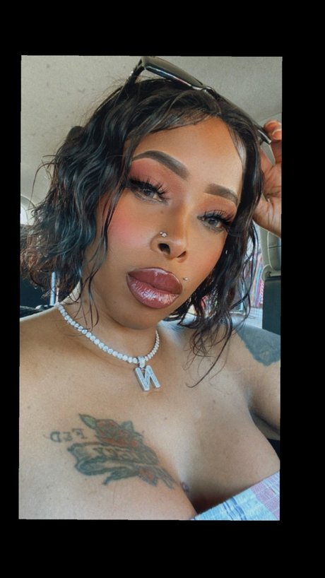 Foto desnuda filtrada de OnlyFans de China Doll