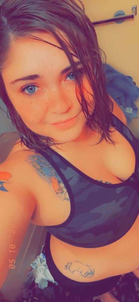 Foto desnuda filtrada de OnlyFans de Pretty Kitten 