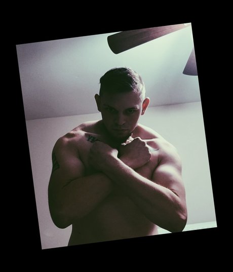 Foto desnuda filtrada de OnlyFans de Tank