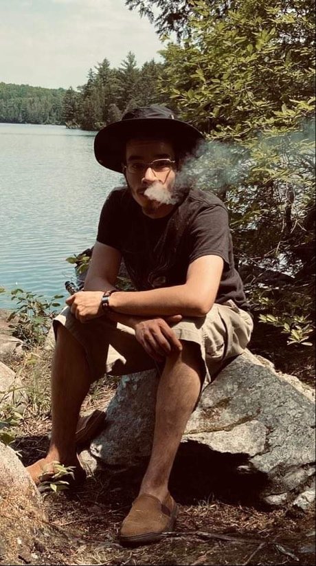 Foto desnuda filtrada de OnlyFans de Professional Stoner