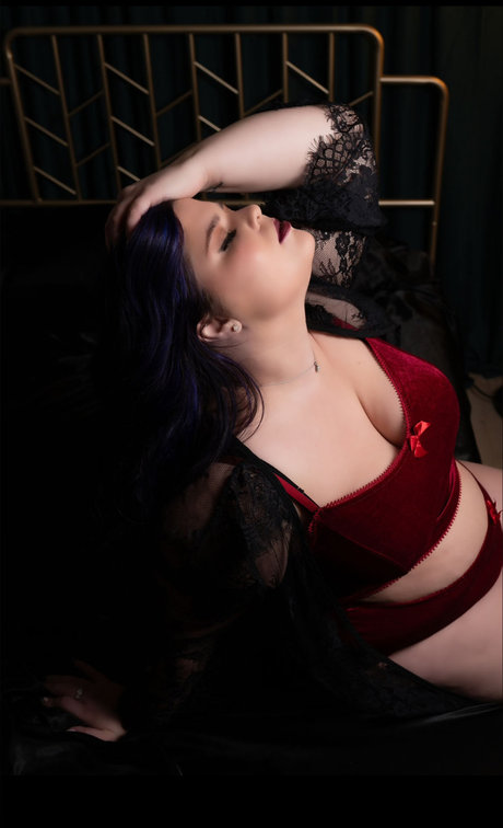 Foto desnuda filtrada de OnlyFans de Girl On Fire