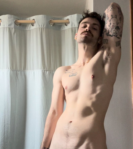 Foto desnuda filtrada de OnlyFans de B