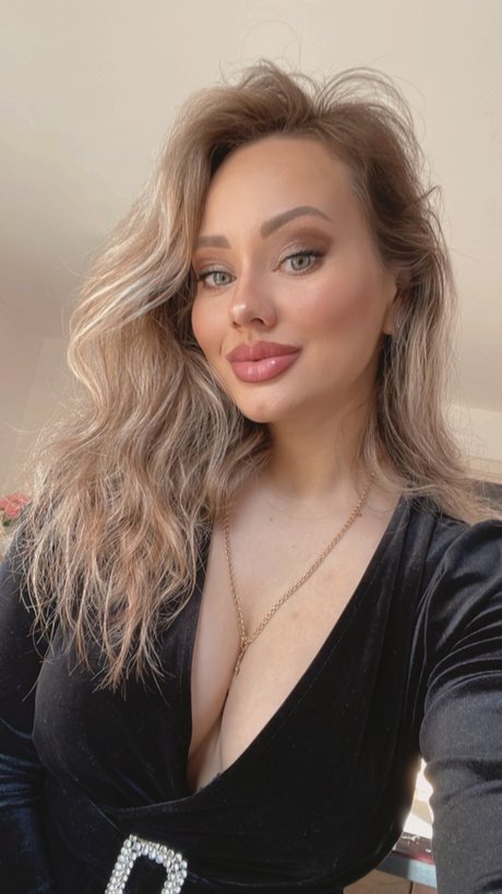 Foto desnuda filtrada de OnlyFans de Valentinne