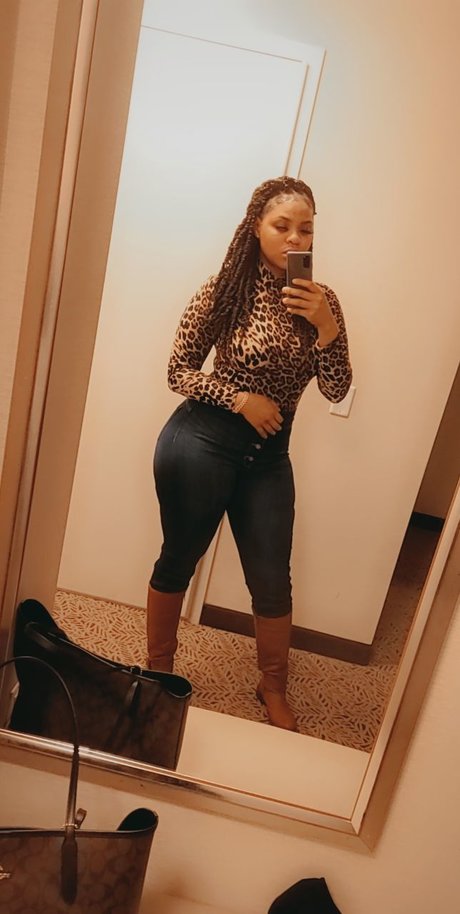 Foto desnuda filtrada de OnlyFans de Nodia Sav