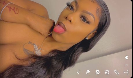 Foto desnuda filtrada de OnlyFans de Chynathebody