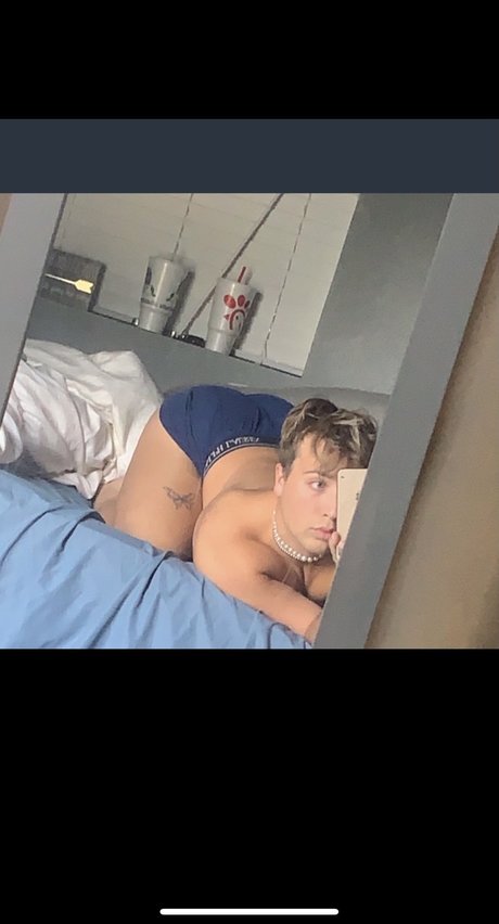 Foto desnuda filtrada de OnlyFans de Cartier Cum