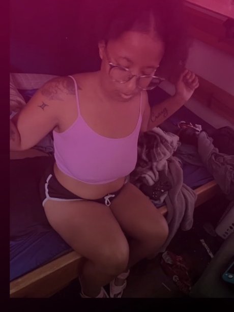 Foto desnuda filtrada de OnlyFans de  Honey Pooh