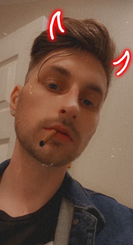 Foto desnuda filtrada de OnlyFans de Deadbuttdelicious