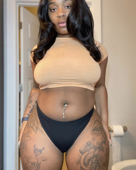 Foto desnuda filtrada de OnlyFans de Arribaby
