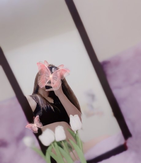 Foto desnuda filtrada de OnlyFans de Tiny Butterfly