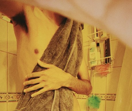 Foto desnuda filtrada de OnlyFans de Q  Incognito