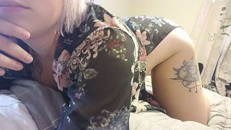 Foto desnuda filtrada de OnlyFans de Queen Aurora 420