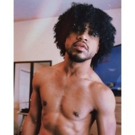 Foto desnuda filtrada de OnlyFans de Neo Bottom Serenity
