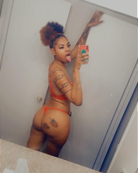 Foto desnuda filtrada de OnlyFans de Thirsttrap