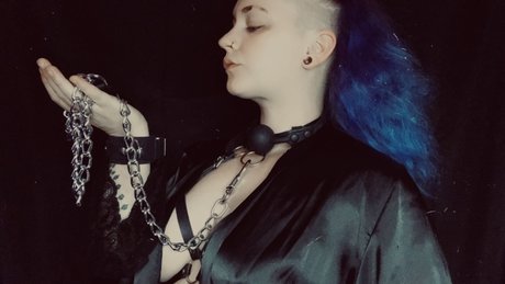 Foto desnuda filtrada de OnlyFans de Purple Fury