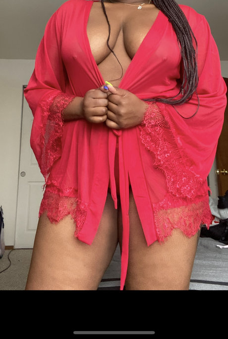Foto desnuda filtrada de OnlyFans de Ebony