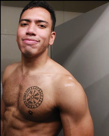 Foto desnuda filtrada de OnlyFans de Roger