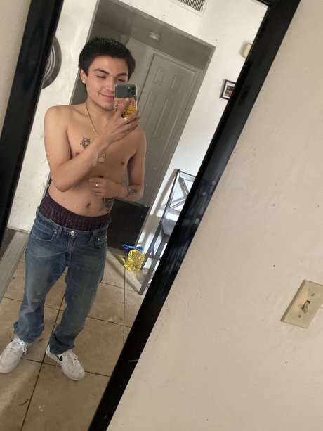 Foto desnuda filtrada de OnlyFans de Raleigh