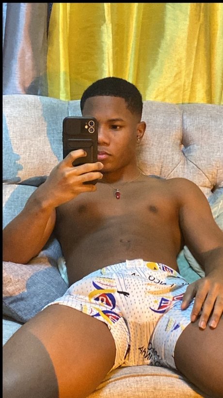 Foto desnuda filtrada de OnlyFans de Prince J 