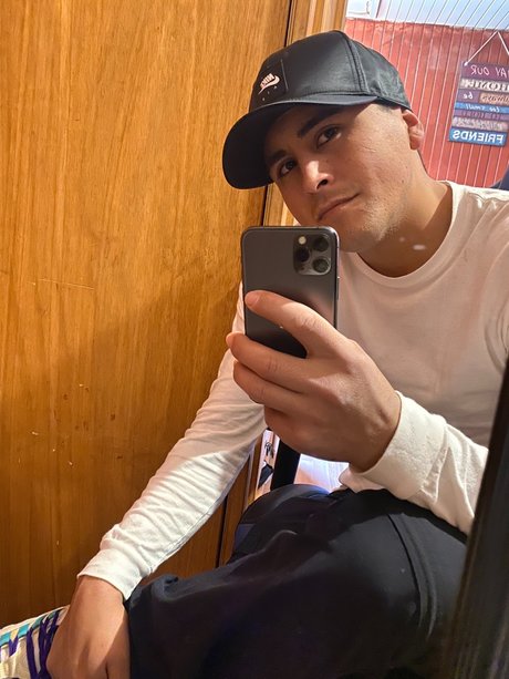 Foto desnuda filtrada de OnlyFans de Edgardo Barraza
