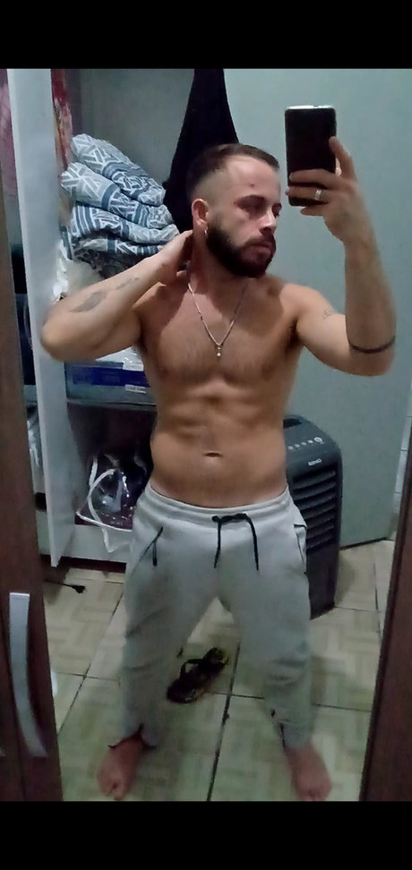 Foto desnuda filtrada de OnlyFans de Eduardo Mattos