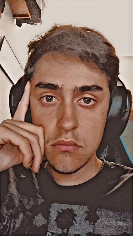 Foto desnuda filtrada de OnlyFans de Eder Snchez P