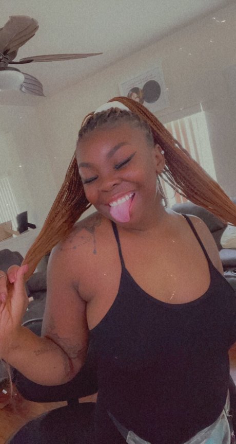 Foto desnuda filtrada de OnlyFans de Ebony