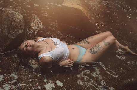 Foto desnuda filtrada de OnlyFans de Faith Long
