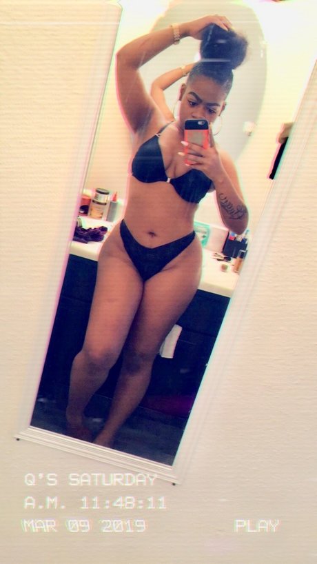 Foto desnuda filtrada de OnlyFans de Queenjuicyyy
